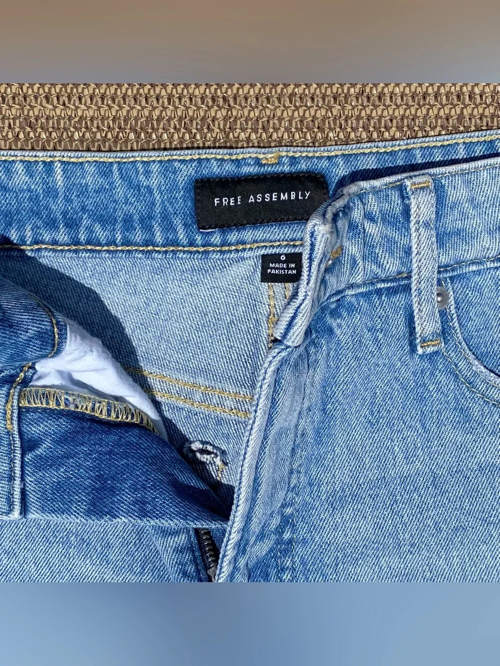 NWT Free Assembly High Rise Rolled Cuff Denim Jean Shorts Light Wash Size 6